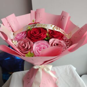RAMO DE 12 ROSAS ETERNAS