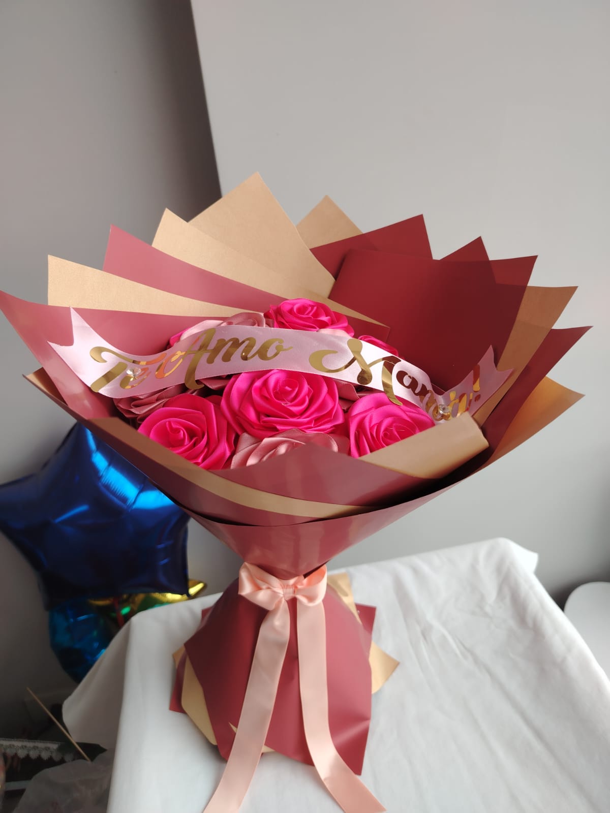 RAMO DE 8 ROSAS ETERNAS - Imagen 3
