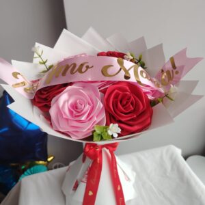 RAMO DE 8 ROSAS ETERNAS