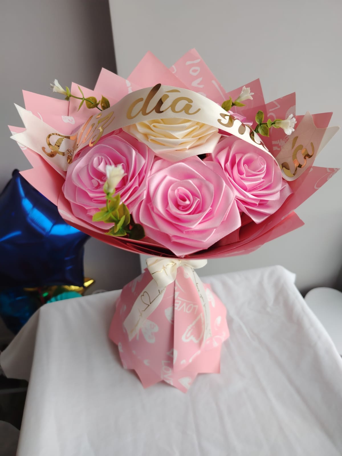 RAMO DE 8 ROSAS ETERNAS - Imagen 4